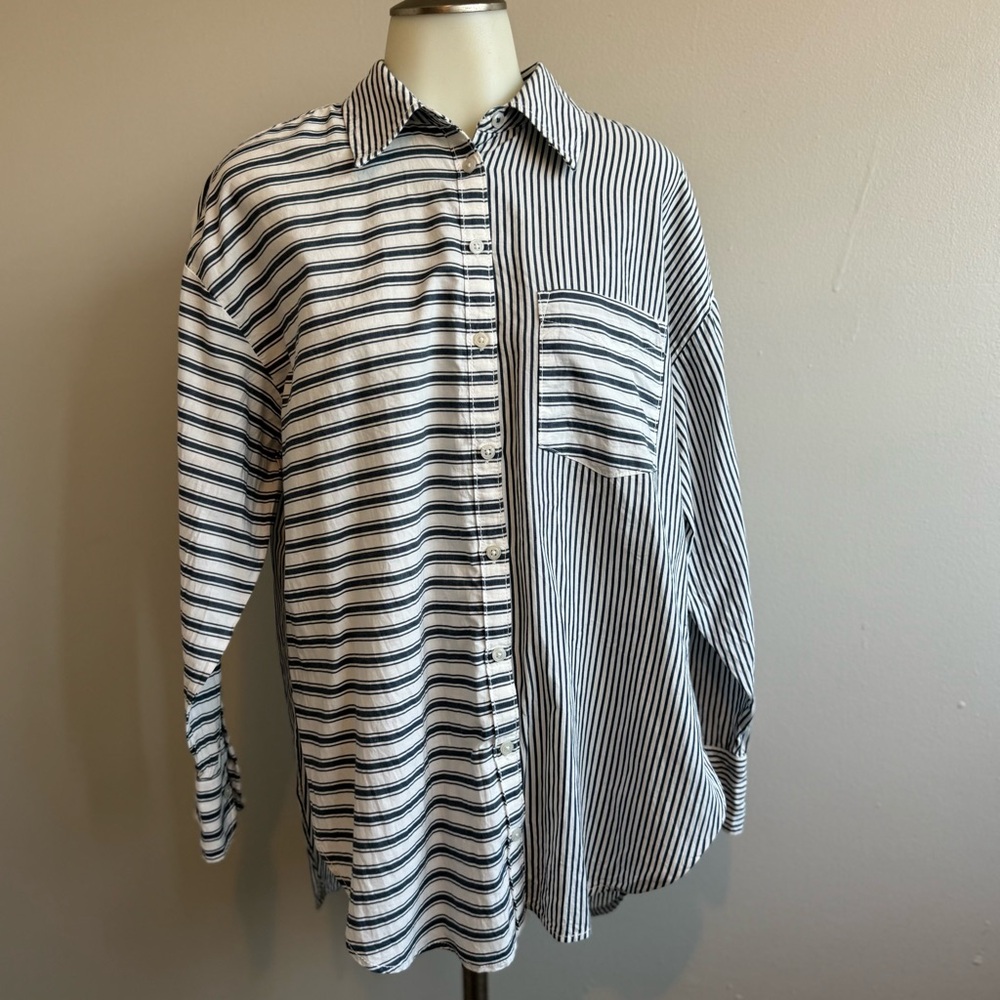 Maeve Anthropologie The Bennet Buttondown Shirt Navy and White Size Small